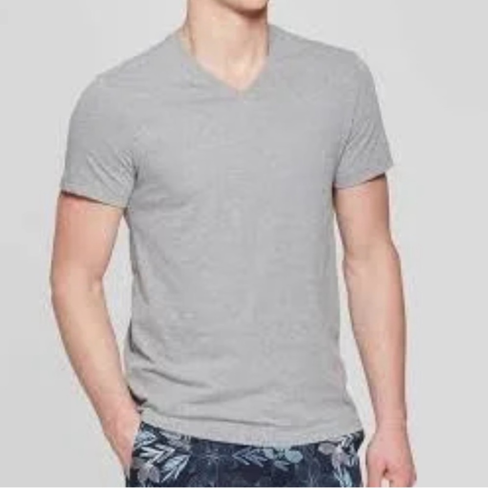 NWT Goodfellow & Co V-neck tee shirt Medium